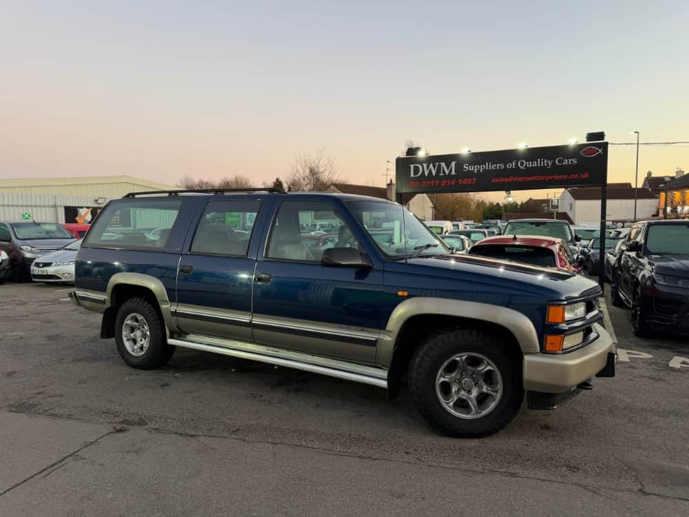 Chevrolet Surburban - image 1 of 15